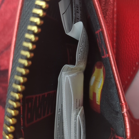 Iron Man zip around wallet - Picture 7 of 8